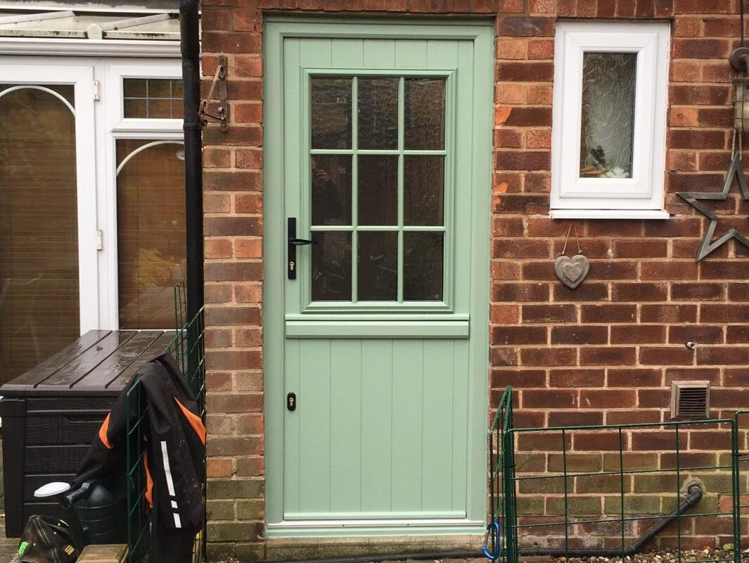 SOLIDOR STABLE FRONT